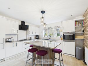 Photo 5- click for photo gallery